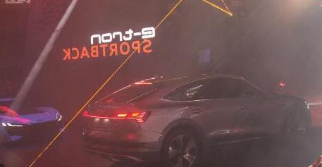 奥迪用短暂的客串调侃E-Tron Sportback