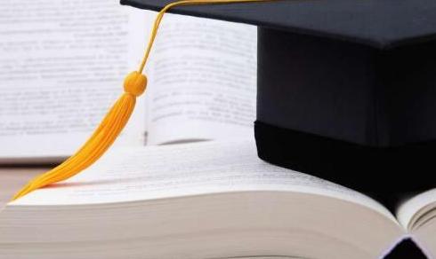 如果大学毕业生从事与他们的工作密切相关的领域 他们会挣更多的钱