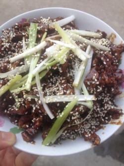 家常酱肉丝制作方法：口感鲜美，色香味俱佳