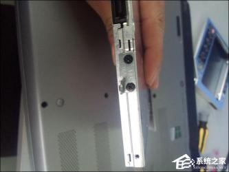 如何将SSD固态硬盘安装在笔记本光驱位