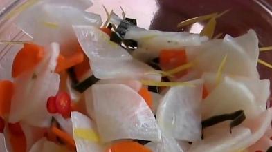 家庭自制泡菜的制作方法：简单易学，美味健康