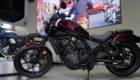 本田CB300R价格公布：进口小排量车型迎来劲敌