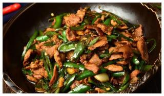 如何制作香辣诱人的辣椒炒肉