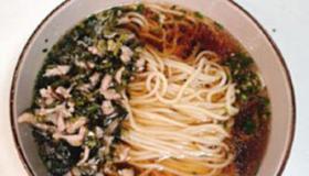 雪菜肉丝面的做法：江南特色小吃，美味劲道的面条搭配鲜美汤汁