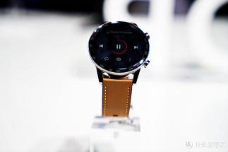 荣耀Magic Watch2：通透美感与智能科技的完美结合
