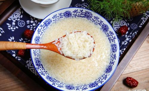 醪糟制作大揭秘：轻松学会传统美食的魅力之旅