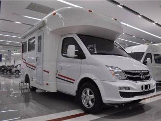 国产最便宜旅行房车：上汽大通RV80系列，舒适实用且经济实惠