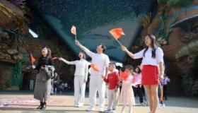 国庆节的画：手绘五星红旗，为节日增添色彩