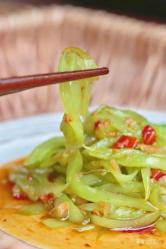 夏日瓜皮清爽小菜：脆爽口感，美味消暑