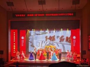 新年诗歌：迎接美好明天的颂歌