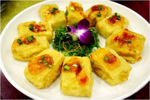 客家酿豆腐：传统美味与现代烹饪的完美结合