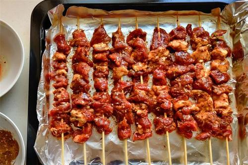 烤肉串的做法：轻松掌握，美味尽享！