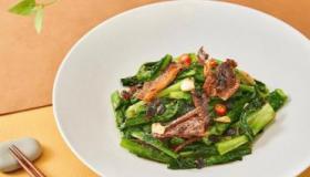 豆豉鲮鱼油麦菜：广东特色美食的烹饪秘诀