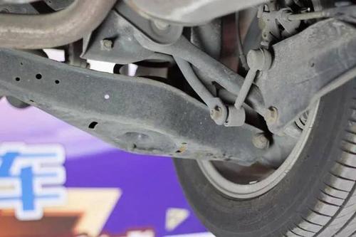 扭力梁与多连杆悬架：哪个更适合你的家用车？