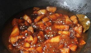 煮肉的方法：从选材到切配，探索清水煮肉的简约而不简单