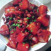 腐乳红烧肉：家常美食，轻松掌握制作秘诀