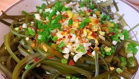 家常必备：凉拌海带的做法，麻辣鲜香又下饭！
