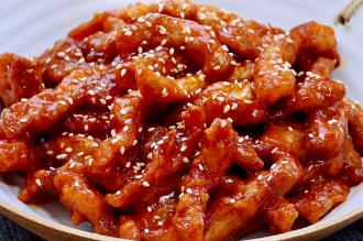锅包肉的做法视频：轻松制作酥脆鲜美的传统中国菜肴