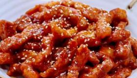 锅包肉的做法视频：轻松制作酥脆鲜美的传统中国菜肴