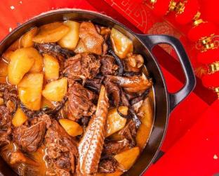 铁锅炖大鹅的正宗做法：家常美味，烹饪教程