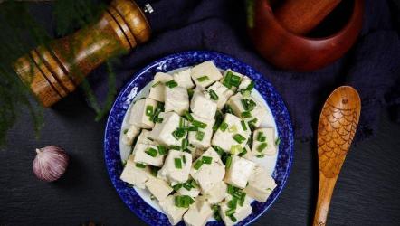 热豆腐的做法：美味营养的家常菜谱
