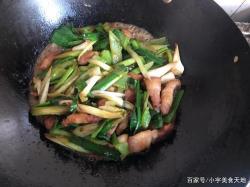 青蒜炒肉：简单又美味的家常菜