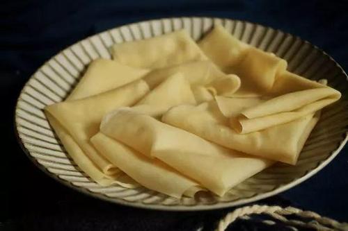春饼皮的做法：轻松制作薄如蝉翼的春饼皮
