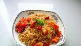 炒面的做法视频：升级版的方便面美食制作指南