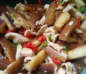 家常美食：茄子炒肉的做法与技巧