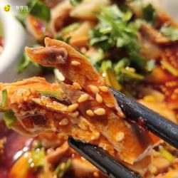 私房川味白砍鸡：以包谷猪为食材的川味美食