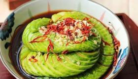 蓑衣黄瓜：夏日清爽小菜的制作指南