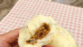 家常美食：手把手教你做正宗叉烧包，轻松掌握叉烧包的做法！