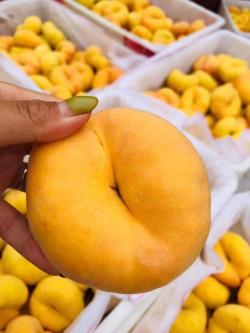 黄金蜜桃的多样化品种：各具特色的口感与丰收月份