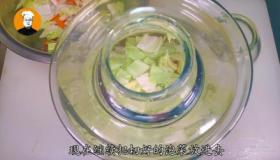 四川泡菜制作全攻略：步骤详解与食用技巧