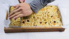 手工制作沙琪玛：传统美味，健康小食