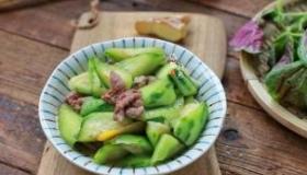 家常美味：丝瓜炒鸡蛋的做法与技巧