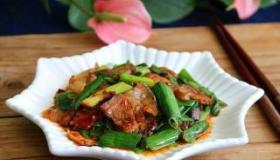 青蒜回锅肉——一道色香味俱佳的家常菜谱