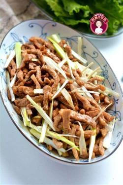 京酱肉丝：美味佳肴的制作秘诀