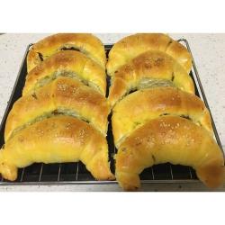 金牛角的制作方法：烘焙出金黄色的美味佳品