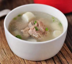 家常养生汤——莲藕薏米排骨汤的制作方法
