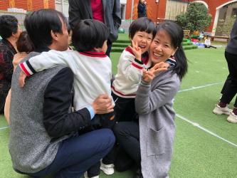 小班亲子活动游戏:欢乐时光,共筑亲情纽带