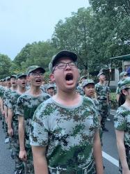 军训感言:挑战自我,感悟军人精神,坚定前行之路