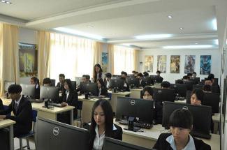 初中毕业女生热门专业：计算机网络应用与维护、会计电算化、护理学、文秘、服装设计及市场营销