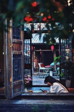 探寻岁月静好的深层含义
